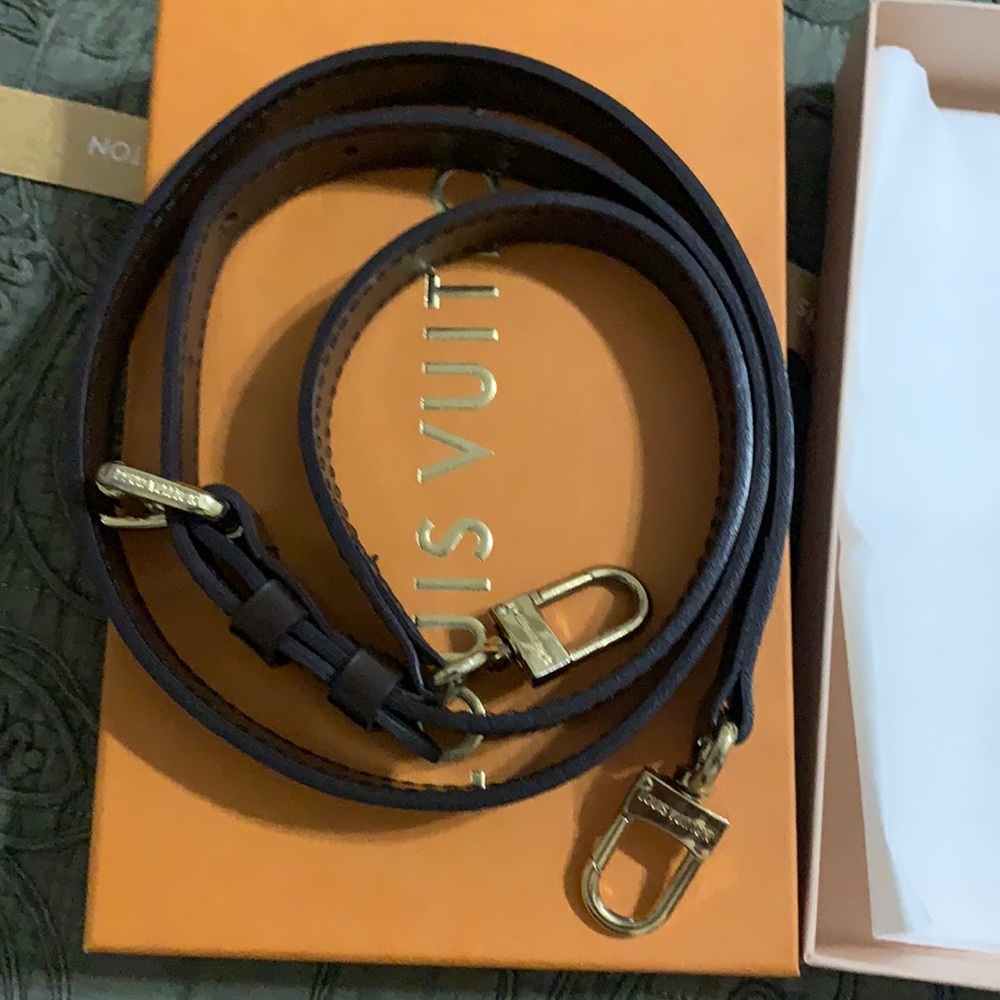 Louis Vuitton speedy crossbody satrap 45”